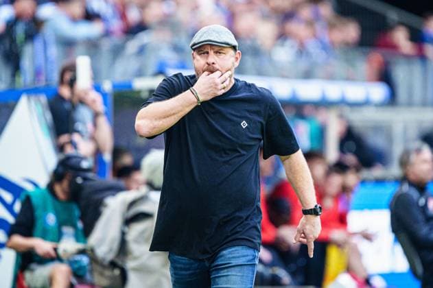 Steffen Baumgart Hambuger SV, Coach GER, Hamburger SV vs 1 FC Kaiserslautern, Football, 2 Bundesliga, Matchday 28, Season 2023 2024, 06 04 2024 DFL REGULATIONS PROHIBIT ANY USE OF PHOTOGRAPHS AS IMAGE SEQUENCES AND OR QUASI VIDEO GER, Hamburger SV vs 1 FC Kaiserslautern, Football, 2 Bundesliga, Matchday 28, Season 2023 2024, 06 04 2024 Hamburg Copyright: xEibner-Pressefoto MarcelxvonxFehrnx EP_MFN