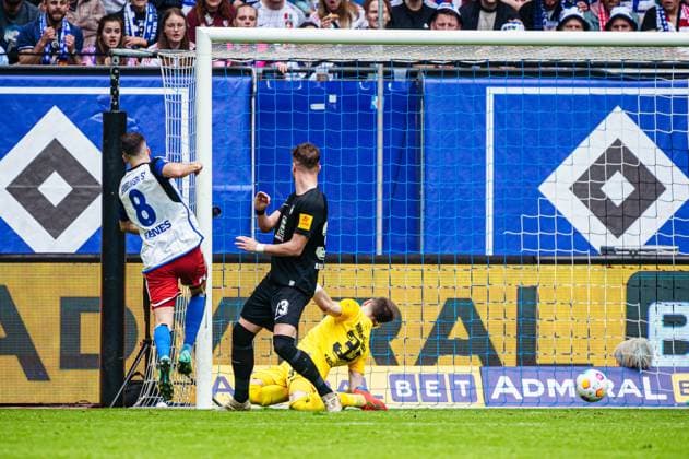 Goal for 1 0 Laszlo Benes Hamburger SV, 08 GER, Hamburger SV vs 1 FC Kaiserslautern, Football, 2 Bundesliga, Matchday 28, Season 2023 2024, 06 04 2024 DFL REGULATIONS PROHIBIT ANY USE OF PHOTOGRAPHS AS IMAGE SEQUENCES AND OR QUASI VIDEO GER, Hamburger SV vs 1 FC Kaiserslautern, Football, 2 Bundesliga, Matchday 28, Season 2023 2024, 06 04 2024 Hamburg Copyright: xEibner-Pressefoto MarcelxvonxFehrnx EP_MFN