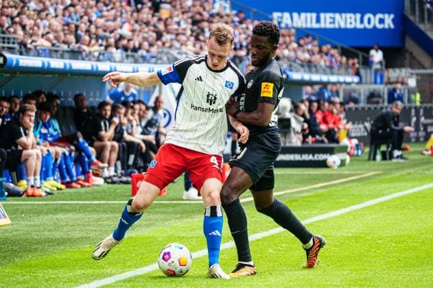 Sebastian Schonlau Hamburger SV, 04 , Filip Kaloc 1 FC Kaiserslautern, 26 GER, Hamburger SV vs 1 FC Kaiserslautern, Football, 2 Bundesliga, Matchday 28, Season 2023 2024, 06 04 2024 DFL REGULATIONS PROHIBIT ANY USE OF PHOTOGRAPHS AS IMAGE SEQUENCES AND OR QUASI VIDEO GER, Hamburger SV vs 1 FC Kaiserslautern, Football, 2 Bundesliga, Matchday 28, Season 2023 2024, 06 04 2024 Hamburg Copyright: xEibner-Pressefoto MarcelxvonxFehrnx EP_MFN