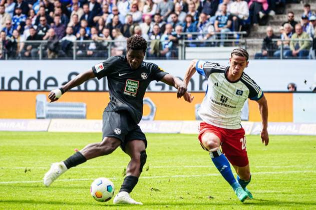 Goal shot Goal chance Ragnar Ache 1 FC Kaiserslautern, 09 , Andras Nemeth Hamburger SV, 20 GER, Hamburger SV vs 1 FC Kaiserslautern, Football, 2 Bundesliga, Matchday 28, Season 2023 2024, 06 04 2024 DFL REGULATIONS PROHIBIT ANY USE OF PHOTOGRAPHS AS IMAGE SEQUENCES AND OR QUASI VIDEO GER, Hamburger SV vs 1 FC Kaiserslautern, Football, 2 Bundesliga, Matchday 28, Season 2023 2024, 06 04 2024 Hamburg Copyright: xEibner-Pressefoto MarcelxvonxFehrnx EP_MFN