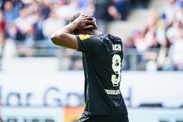 Disappointment Ragnar Ache 1 FC Kaiserslautern, 09 after missed shot on goal Goal chance GER, Hamburger SV vs 1 FC Kaiserslautern, Football, 2 Bundesliga, Matchday 28, Season 2023 2024, 06 04 2024 DFL REGULATIONS PROHIBIT ANY USE OF PHOTOGRAPHS AS IMAGE SEQUENCES AND OR QUASI VIDEO GER, Hamburger SV vs 1 FC Kaiserslautern, Football, 2 Bundesliga, Matchday 28, Season 2023 2024, 06 04 2024 Hamburg Copyright: xEibner-Pressefoto MarcelxvonxFehrnx EP_MFN
