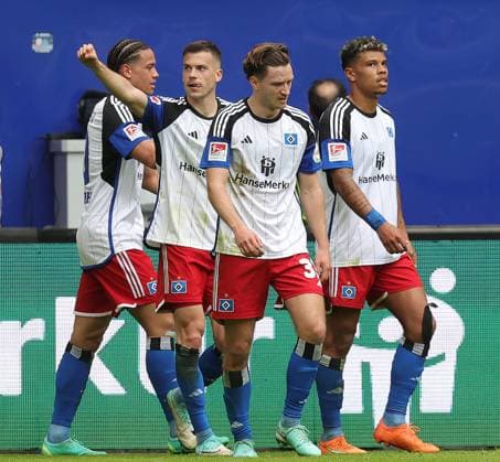 2 Liga Season 2023 2024 28 Matchday 06 04 2024 Hamburger SV 1 FC Kaiserslautern at Volksparkstadion 1 0 Goal celebration f l Andras Nemeth Hamburger SV , Laszlo Benes Hamburger SV , 33 , Ransford Yeboah Koenigsdoerffer Hamburger SV DFL REGULATIONS PROHIBIT ANY USE OF PHOTOGRAPHS AS IMAGE SEQUENCES AND OR QUASI VIDEO