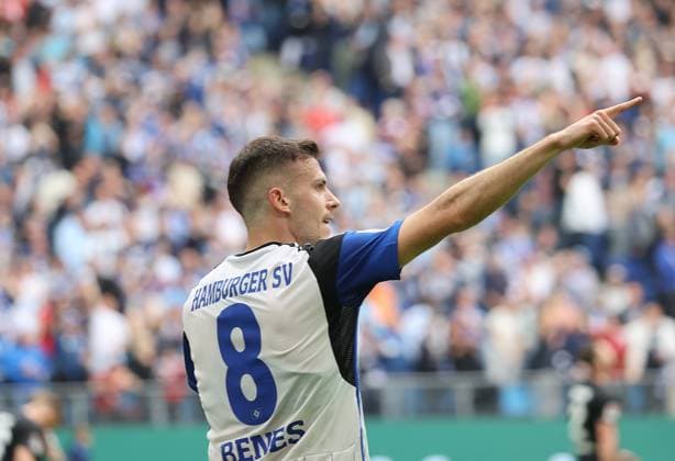 Goal celebration 1 0 Laszlo Benes HSV Football, Men, Season 2023 2024, 2 BL, Volksparkstadion, Hamburger SV vs 1 FC Kaiserslautern DFL REGULATIONS PROHIBIT ANY USE OF PHOTOGRAPHS AS IMAGE SEQUENCES AND OR QUASI VIDEO