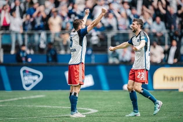 Soccer Men Season 2023 2024 2 Soccer Bundesliga 28 Matchday Hamburger SV vs 1 FC Kaiserslautern 06 04 2024 Lukasz Poreba 6, HSV celebrates his goal with Jonas Meffert 23, HSV , the goal was disallowed by VAR Hamburg Volksparkstadion Hamburg Germany