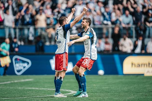 Soccer Men Season 2023 2024 2 Soccer Bundesliga 28 Matchday Hamburger SV vs 1 FC Kaiserslautern 06 04 2024 Lukasz Poreba 6, HSV is happy about his goal with Jonas Meffert 23, HSV Hamburg Volksparkstadion Hamburg Germany