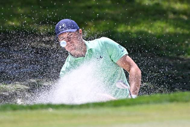 SAN ANTONIO, TX - APRIL 05: Jordan Spieth (USA) hits from the trap on 8 during Rd2 of the Valero Texas Open at TPC San Antonio (Oaks Course) on April 5, 2024, in San Antonio, Texas. (Photo by Ken Murray Icon Sportswire) GOLF: APR 05 PGA, Golf Herren Valero Texas Open EDITORIAL USE ONLY Icon2404050302