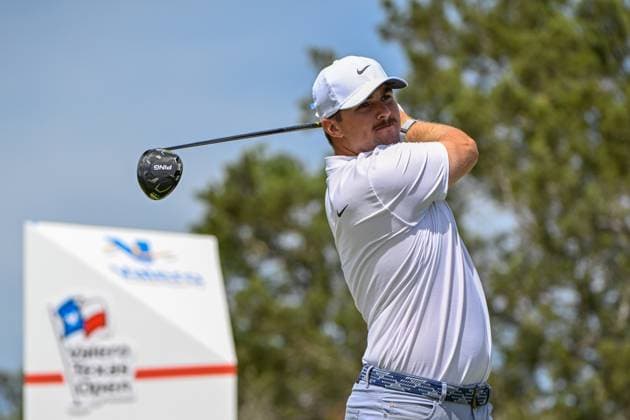 SAN ANTONIO, TX - APRIL 05: Chris Gotterup (USA) watches his tee shot on 11 during Rd2 of the Valero Texas Open at TPC San Antonio (Oaks Course) on April 5, 2024, in San Antonio, Texas. (Photo by Ken Murray Icon Sportswire) GOLF: APR 05 PGA, Golf Herren Valero Texas Open EDITORIAL USE ONLY Icon2404050402