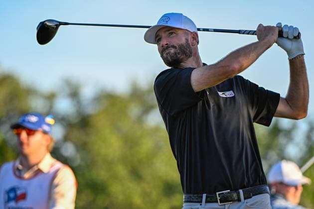 SAN ANTONIO, TX - APRIL 05: Nicholas Lindheim (USA) watches his tee shot on 8 during Rd2 of the Valero Texas Open at TPC San Antonio (Oaks Course) on April 5, 2024, in San Antonio, Texas. (Photo by Ken Murray Icon Sportswire) GOLF: APR 05 PGA, Golf Herren Valero Texas Open EDITORIAL USE ONLY Icon2404050522
