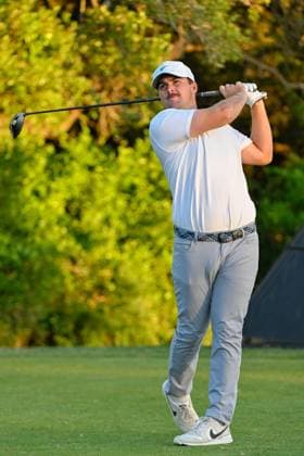 SAN ANTONIO, TX - APRIL 05: Chris Gotterup (USA) watches his tee shot on 9 during Rd2 of the Valero Texas Open at TPC San Antonio (Oaks Course) on April 5, 2024, in San Antonio, Texas. (Photo by Ken Murray Icon Sportswire) GOLF: APR 05 PGA, Golf Herren Valero Texas Open EDITORIAL USE ONLY Icon2404050542