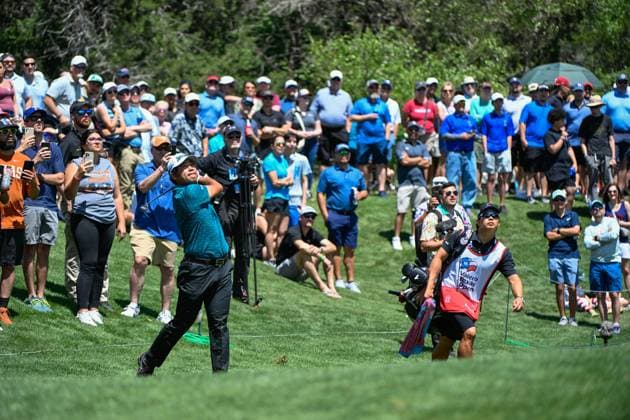 SAN ANTONIO, TX - APRIL 05: Hideki Matsuyama (JPN) watches his flop shot from the deep rough roll up tight on 9 during Rd2 of the Valero Texas Open at TPC San Antonio (Oaks Course) on April 5, 2024, in San Antonio, Texas. (Photo by Ken Murray Icon Sportswire) GOLF: APR 05 PGA, Golf Herren Valero Texas Open EDITORIAL USE ONLY Icon2404050662