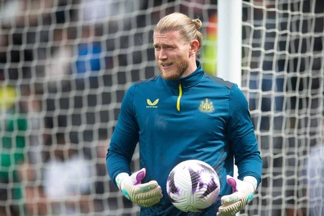 6th April 2024; Craven Cottage, Fulham, London, England; Premier League Football, Fulham versus Newcastle United; Loris Karius of Newcastle United during the warm up  ActionPlus12626503 SalvioxCalabrese