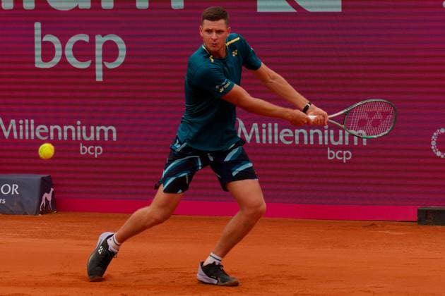 Estoril, Portugal, April 06 2024: Hubert Hurkacz (Poland) in action during the Millennium Estoril Open match between Cristian Garin (Chile) and Hubert Hurkacz (Poland) at Clube de Tenis do Estoril in Estoril, Portugal. (Pedro Porru SPP) Copyright: xPedroxPorrux xSPPx spp-en-PePoSp-4F8A1731