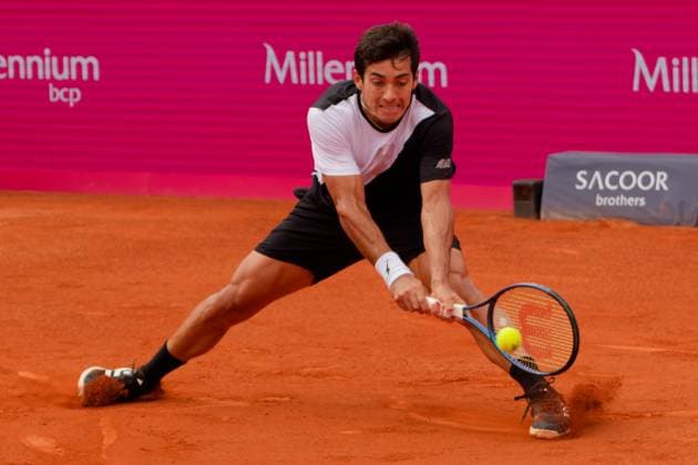 Estoril, Portugal, April 06 2024: Cristian Garin (Chile) in action during the Millennium Estoril Open match between Cristian Garin (Chile) and Hubert Hurkacz (Poland) at Clube de Tenis do Estoril in Estoril, Portugal. (Pedro Porru SPP) Copyright: xPedroxPorrux xSPPx spp-en-PePoSp-4F8A1847