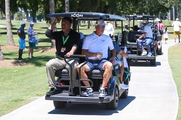 April 6, 2024, Doral, Florida, USA: Phil Mickelson of HyFlyers (R) rides in a golf cart to begin the second round of LIV Golf Miami at Trump National Doral. Doral USA - ZUMAw109 20240406_fap_w109_045 Copyright: xDebbyxWongx