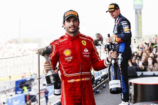 SAINZ Carlos (spa), Scuderia Ferrari SF-24, portrait during the Formula 1 MSC Cruises Japanese Grand Prix 2024, 4th round of the 2024 Formula One World Championship, WM, Weltmeisterschaft from April 5 to 7, 2024 on the Suzuka International Racing Course, in Suzuka, Japan - F1 - JAPANESE GRAND PRIX 2024 DPPI Panoramic  240407_R04_GIAPPONE__LF36238