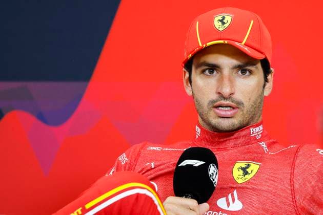 SAINZ Carlos (spa), Scuderia Ferrari SF-24, portrait during the Formula 1 MSC Cruises Japanese Grand Prix 2024, 4th round of the 2024 Formula One World Championship, WM, Weltmeisterschaft from April 5 to 7, 2024 on the Suzuka International Racing Course, in Suzuka, Japan - F1 - JAPANESE GRAND PRIX 2024 DPPI Panoramic  240407_R04_GIAPPONE__LF36383