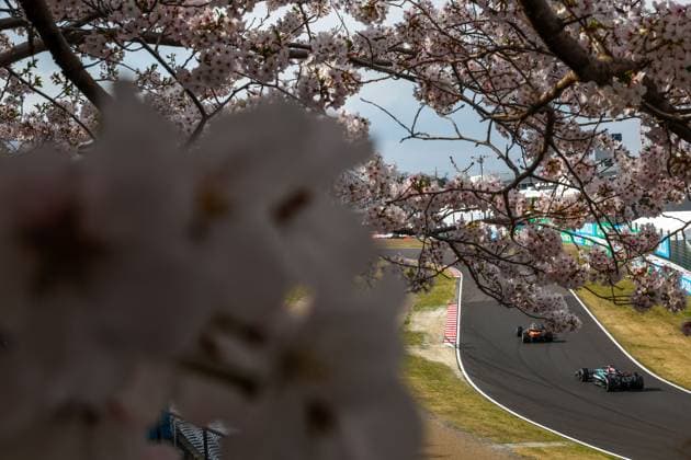 63 RUSSELL George (gbr), Mercedes AMG F1 Team W15, action and 81 PIASTRI Oscar (aus), McLaren F1 Team MCL38, action during the Formula 1 MSC Cruises Japanese Grand Prix 2024, 4th round of the 2024 Formula One World Championship, WM, Weltmeisterschaft from April 5 to 7, 2024 on the Suzuka International Racing Course, in Suzuka, Japan - F1 - JAPANESE GRAND PRIX 2024 DPPI Panoramic F12024GP04JAP_JK327525