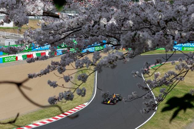01 VERSTAPPEN Max (nld), Red Bull Racing RB20, action during the Formula 1 MSC Cruises Japanese Grand Prix 2024, 4th round of the 2024 Formula One World Championship, WM, Weltmeisterschaft from April 5 to 7, 2024 on the Suzuka International Racing Course, in Suzuka, Japan - F1 - JAPANESE GRAND PRIX 2024 DPPI Panoramic  F12024GP04JAP_JK329502