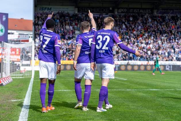 Celebration after the 2-0 goal by Christan Conteh VfL Osnabrueck, 17 GER, VfL Osnabrueck vs SpVgg Greuther Fuerth, Soccer, 2 Bundesliga, Matchday 28, Season 2023 2024, 07 04 2024 DFL REGULATES PROHIBIT ANY USE OF PHOTOGRAPHS AS IMAGE SEQUENCES AND OR QUASI VIDEO VfL Osnabrueck vs SpVgg Greuther Fuerth, Football, 2 Bundesliga, Matchday 28, Season 2023 2024, 07 04 2024 Osnabrueck Copyright: xEibner-Pressefoto FabioxDeinertx EP_FDT