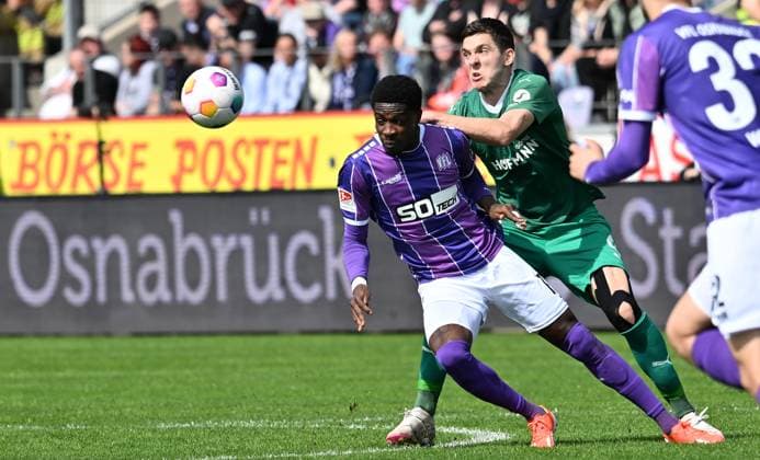 07 04 2024 Soccer Season 2023 2024 2 Soccer Bundesliga 28 Matchday VfL Osnabrück SpVgg Greuther Fürth Kleeblatt Sportfoto Zink xwoxzix DFL regulations prohibit any use of photographs as image sequences and or quasi video only for editorial use Christian Conteh 17, VfL Osnabrück Damian Michalski 4, SpVgg Greuther Fürth