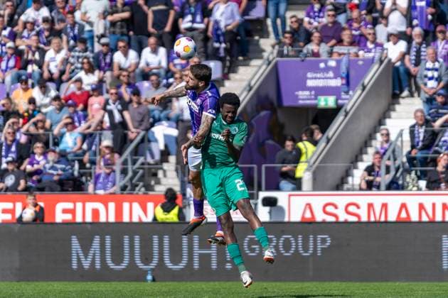 Lex Tyger Lobinger VfL Osnabrueck, 21 , Gideon Jung SpVgg Greuther Fuerth, 23 GER, VfL Osnabrueck vs SpVgg Greuther Fuerth, Football, 2 Bundesliga, Matchday 28, Season 2023 2024, 07 04 2024 DFL REGULATES PROHIBIT ANY USE OF PHOTOGRAPHS AS IMAGE SEQUENCES AND OR QUASI VIDEO VfL Osnabrueck vs SpVgg Greuther Fuerth, Football, 2 Bundesliga, Matchday 28, Season 2023 2024, 07 04 2024 Osnabrueck Copyright: xEibner-Pressefoto FabioxDeinertx EP_FDT