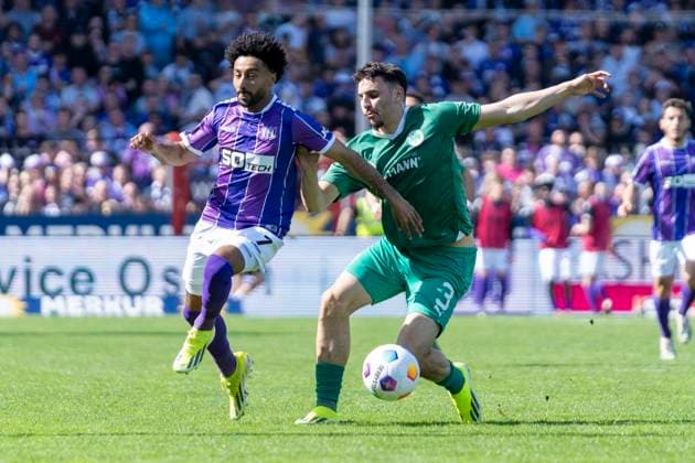 Noel Niemann VfL Osnabrueck, 07 , Oualid Mhamdi SpVgg Greuther Fuerth, 03 GER, VfL Osnabrueck vs SpVgg Greuther Fuerth, Football, 2 Bundesliga, Matchday 28, Season 2023 2024, 07 04 2024 DFL REGULATES PROHIBIT ANY USE OF PHOTOGRAPHS AS IMAGE SEQUENCES AND OR QUASI VIDEO VfL Osnabrueck vs SpVgg Greuther Fuerth, Football, 2 Bundesliga, Matchday 28, Season 2023 2024, 07 04 2024 Osnabrueck Copyright: xEibner-Pressefoto FabioxDeinertx EP_FDT