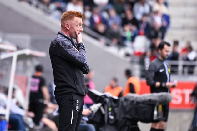 Will Still ( coach Reims ) looks dejected during the Ligue 1 match between Stade de Reims and OGC Nice at Stade Auguste Delaune on April 07, 2024 in Reims, France. ( Photo by federico pestellini panoramic ) - FOOTBALL : Reims vs Nice - Ligue 1 - 07 04 2024 FedericoPestellini Panoramic 