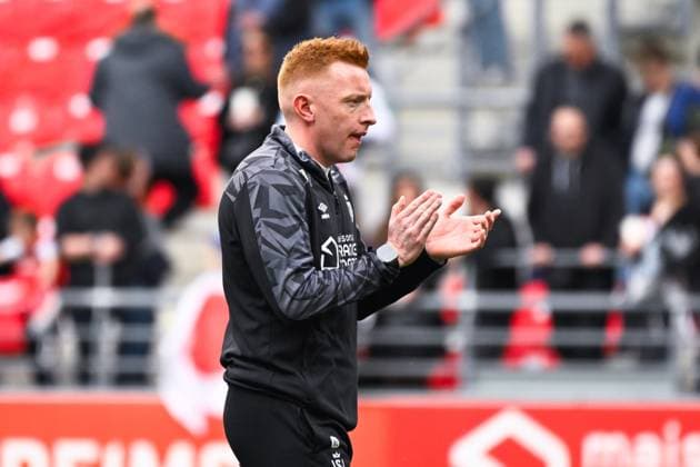 Will Still ( coach Reims ) applauds the fans following the Ligue 1 match between Stade de Reims and OGC Nice at Stade Auguste Delaune on April 07, 2024 in Reims, France. ( Photo by federico pestellini panoramic ) - FOOTBALL : Reims vs Nice - Ligue 1 - 07 04 2024 FedericoPestellini Panoramic 