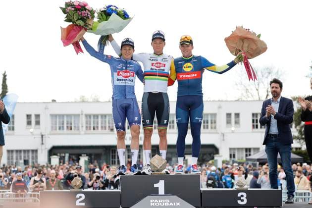 Bilder des Jahres 2024, Sport 04 April Sport Themen der Woche KW14 Sport Bilder des Tages Paris Roubaix 2024 ROUBAIX, FRANCE - APRIL 07 : Philipsen Jasper (BEL) of Alpecin-Deceuninck, Van Der Poel Mathieu (NED) of Alpecin-Deceuninck and Pedersen Mads (DEN) of Lidl - Trek pictured during the podium ceremony of the 121th edition of the Paris Roubaix cycling race with start in Compiègne and finish at the vélodrome de Roubaix on April 7, 2024 in Roubaix, France, 07 04 2024 Roubaix France  Copyright: xJanxDexMeuleneirx