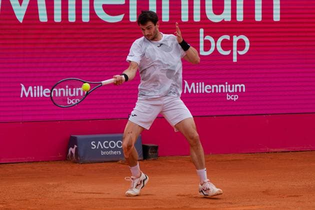 Estoril, Portugal, April 07 2024: Pedro Martinez (Spain) in action during the Millennium Estoril Open Final between Pedro Martinez (Spain) and Hubert Hurkacz (Poland) at Clube de Tenis do Estoril in Estoril, Portugal. (Pedro Porru SPP) Copyright: xPedroxPorrux xSPPx spp-en-PePoSp-4F8A4219