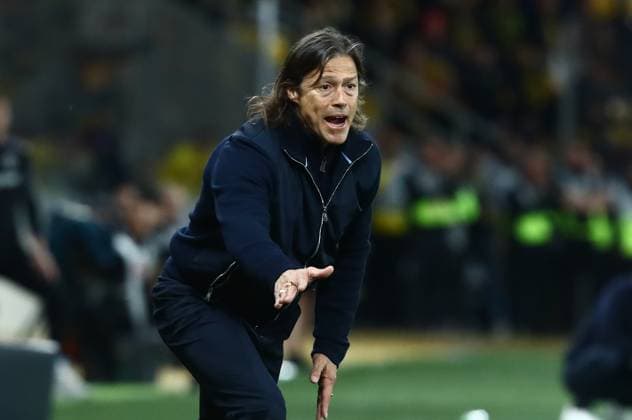 Matias Almeyda, manager of AEK FC in action during the SuperLeague playoffs soccer match between AEK FC and PAOK held at OPAP Arena in Athens, Greece, 7 April 2024. IMAGO ONE INCH PRODUCTIONS ATHENS Greece Copyright: xOnexInchxProductionsx 6178644