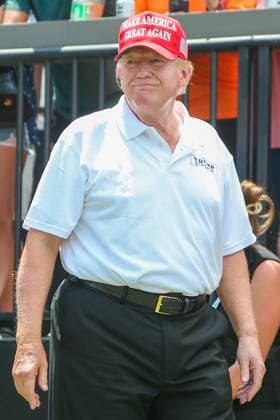 April 7, 2024, Doral, Florida, USA: Former president Donald Trump at at the first tee before the final round of LIV Golf Miami at Trump National Doral. Doral USA - ZUMAw109 20240407_fap_w109_007 Copyright: xDebbyxWongx