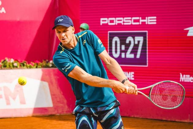 April 7, 2024, Estoril, Portugal: Hubert Hurkacz from Poland plays against Hubert Hurkacz from Poland (not pictured) during the Final of the Millennium Estoril Open ATP, Tennis Herren 250 tennis tournament 2024 at Clube de Tenis do Estoril. (Final Score: Pedro Martinez (3 - 6 : 4 - 6) (0 - 2) Hubert Hurkacz) Estoril Portugal - ZUMAs197 20240407_aaa_s197_222 Copyright: xHenriquexCasinhasx
