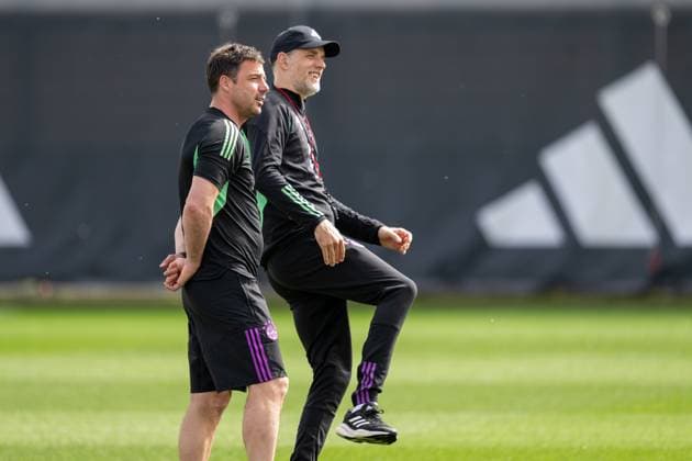 Head coach Thomas Tuchel FC Bayern Muenchen kicks, final training before the UEFA Champions League match against FC Arsenal, season 2023 2024 at Saebener Strasse 08 04 2024 DFB regulations prohibit any use of photographs as image sequences and or quasi video Muenchen Bayern Germany Copyright: xkolbert-press UlrichxGamelx