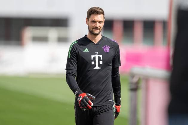Sven Ulreich 26 FC Bayern Muenchen , final training before the UEFA Champions League match against FC Arsenal, season 2023 2024 at Saebener Strasse 08 04 2024 DFB regulations prohibit any use of photographs as image sequences and or quasi video Muenchen Bayern Germany Copyright: xkolbert-press UlrichxGamelx