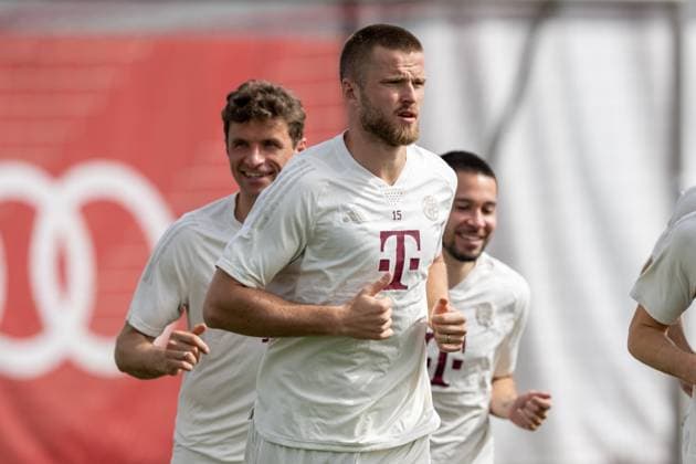 Eric Dier 15 FC Bayern Muenchen , final training before the UEFA Champions League match against FC Arsenal, season 2023 2024 at Saebener Strasse 08 04 2024 DFB regulations prohibit any use of photographs as image sequences and or quasi video Muenchen Bayern Germany Copyright: xkolbert-press UlrichxGamelx