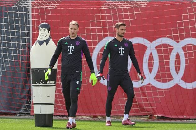 1 Manuel Neuer, 26 Sven Ulreich at the back Football final training of FC Bayern Munich before the UEFA Champions League match, in London against Arsenal FC 08 04 2024 Training ground, Saebenerstr PHOTO Mladen Lackovic LakoPress