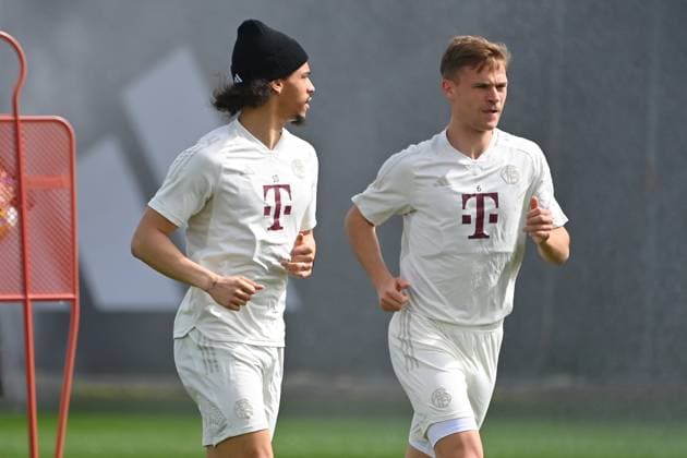 Leroy SANE Bayern Muenchen , Joshua KIMMICH Bayern Muenchen , action final training before the football Champions League quarterfinal FC Arsenal FC Bayern Muenchen on 08 04 2024 at the training ground at Saebener Strasse in Munich Â