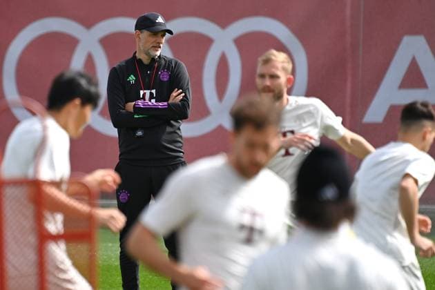 Coach Thomas TUCHEL Bayern Muenchen watches his players, final training before the Champions League quarterfinal FC Arsenal FC Bayern Muenchen on 08 04 2024 at the training ground at Saebener Strasse in Munich Â