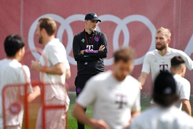 Coach Thomas TUCHEL Bayern Muenchen watches his players, final training before the Champions League quarterfinal FC Arsenal FC Bayern Muenchen on 08 04 2024 at the training ground at Saebener Strasse in Munich Â