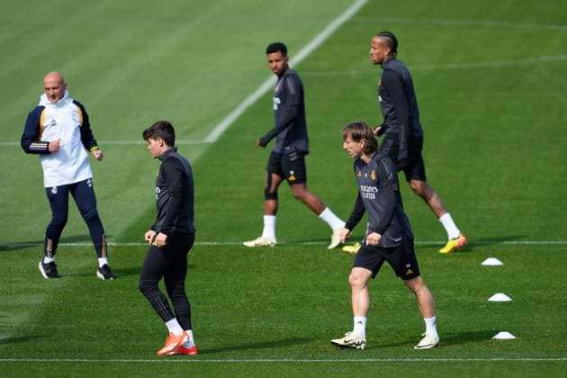 April 8, 2024, Valdebebas, Madrid, SPAIN: Fran Garcia and Luka Modric during the training session of Real Madrid before the UEFA Champions League, Quarter finals, football match against Manchester City at Ciudad Deportiva Real Madrid on April 8, 2024, in Valdebebas, Madrid, Spain. Valdebebas SPAIN - ZUMAa181 20240408_zaa_a181_011 Copyright: xOscarxJ.xBarrosox