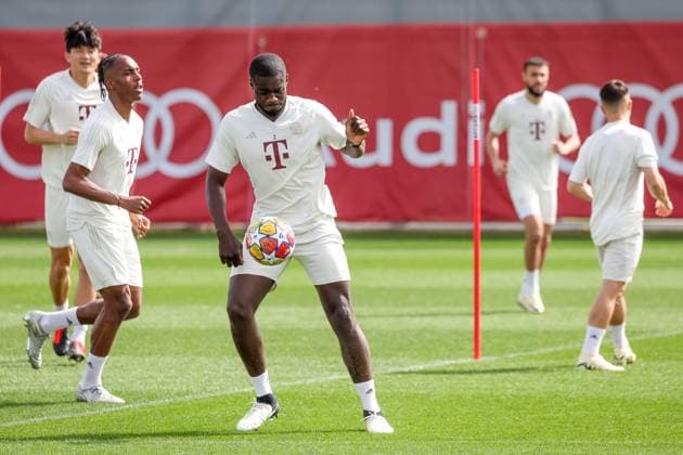 Dayot Upamecano FC Bayern Muenchen, 02 with ball, final training, FC Bayern Muenchen, football, UEFA Champions League, quarter-final first leg, season 23 24, 08 04 2024, final training, FC Bayern Muenchen, football, UEFA Champions League, quarter-final first leg, season 23 24, 08 04 2024 Muenchen Copyright: xEibner-Pressefoto JennixMaulx EP_JML
