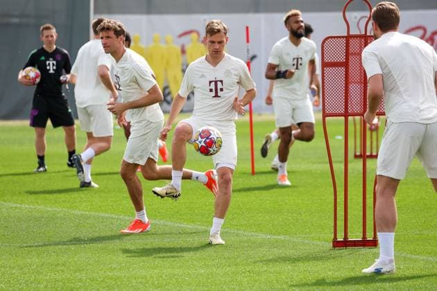 Joshua Kimmich FC Bayern Muenchen, 06 with ball, final training, FC Bayern Muenchen, football, UEFA Champions League, quarter-final first leg, season 23 24, 08 04 2024, final training, FC Bayern Muenchen, football, UEFA Champions League, quarter-final first leg, season 23 24, 08 04 2024 Muenchen Copyright: xEibner-Pressefoto JennixMaulx EP_JML