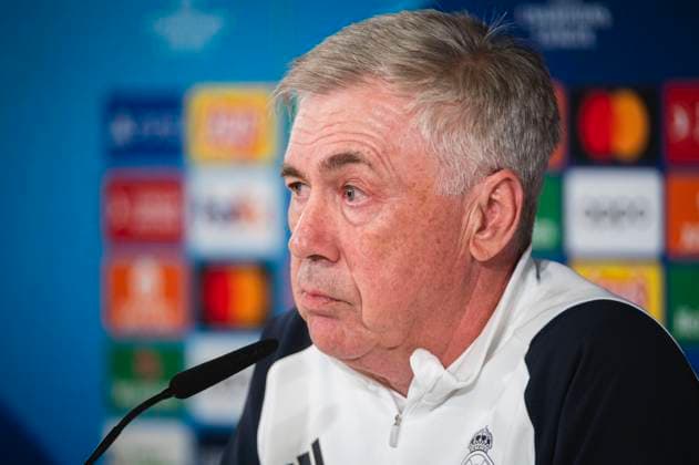 Uefa Champions League 2024: Real Madrid press conference, PK, Pressekonferenz match against Manchester City Carlo Ancelotti, coach of Real Madrid seen speaking during the press conference of Real Madrid the day before the quarter-final first leg football match of Champions League against Manchester City at Ciudad Real Madrid in Valdebebas, Madrid. Valdebebas Ciudad Real Madrid Madrid Spain Copyright: xAlbertoxGardinx AGardin_20240408_RealMadrid_ManCity_PC_25