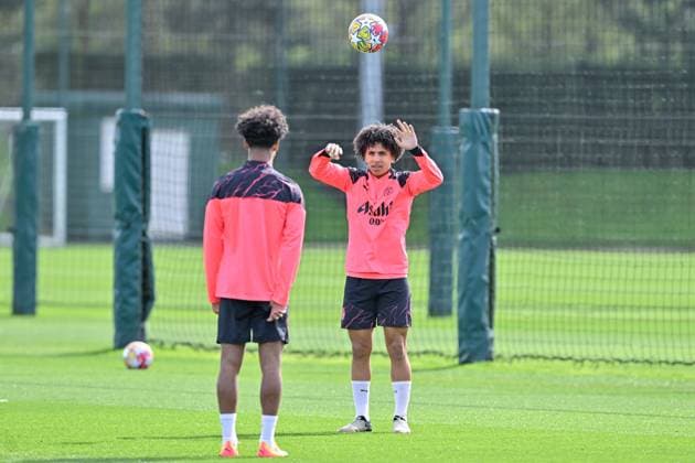 Manchester City Champions League training session Rico Lewis of Manchester City, during the Manchester City champions League training session ahead of the Real Madrid game at Etihad Stadium, Manchester, United Kingdom, 8th April 2024 (Photo by Cody Froggatt News Images) Manchester Etihad Stadium Manchester United, ManU Kingdom Copyright: xCodyxFroggatt NewsxImagesx