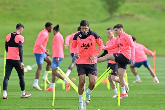 Manchester City Champions League training session Rodri of Manchester City, during the Manchester City champions League training session ahead of the Real Madrid game at Etihad Stadium, Manchester, United Kingdom, 8th April 2024 (Photo by Cody Froggatt News Images) Manchester Etihad Stadium Manchester United, ManU Kingdom Copyright: xCodyxFroggatt NewsxImagesx