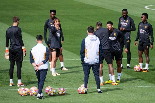 Uefa Champions League 2024: Real Madrid press conference, PK, Pressekonferenz match against Manchester City Real Madrid players (from L ro R) Aurelien Tchouameni, Luka Modric, Eder Militao, Jude Bellingham, Antonio Rudiger and Vinicius Junior of Real Madrid during the training of Real Madrid the day before the quarter-final first leg football match of Champions League against Manchester City at Ciudad Real Madrid in Valdebebas, Madrid. Valdebebas Ciudad Real Madrid Madrid Spain Copyright: xAlbertoxGardinx AGardin_20240408_RealMadrid_ManCity_training_33