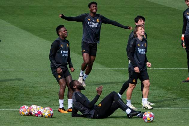 Sport Bilder des Tages Uefa Champions League 2024: Real Madrid press conference, PK, Pressekonferenz match against Manchester City Real Madrid players (from L ro R) Vinicius Junior, Antonio Rudiger, Aurelien Tchouameni, Luka Modric, Jude Bellingham during the training of Real Madrid the day before the quarter-final first leg football match of Champions League against Manchester City at Ciudad Real Madrid in Valdebebas, Madrid. Valdebebas Ciudad Real Madrid Madrid Spain Copyright: xAlbertoxGardinx AGardin_20240408_RealMadrid_ManCity_training_38