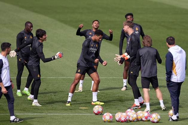 April 8, 2024, Madrid, Spain: Jude Bellingham (C) of Real Madrid CF gestures during the training session on the eve of the UEFA Champions League 2023 2024 quarter-finals first leg football match between Real Madrid CF and Manchester City at Real Madrid training ground Madrid Spain - ZUMAs197 20240408_aaa_s197_074 Copyright: xFedericoxTitonex