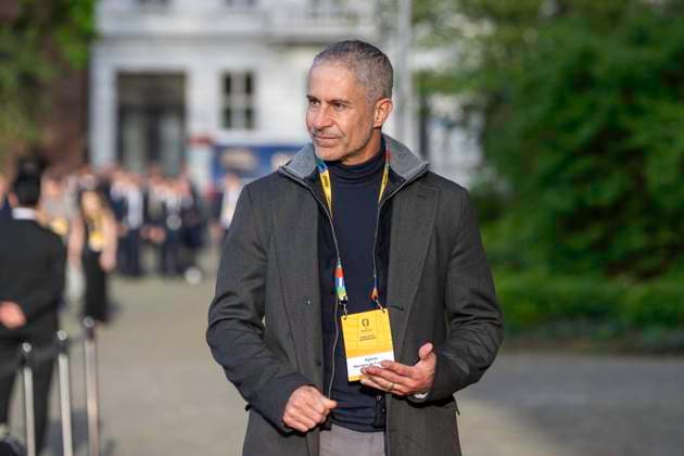 European Football Championship Workshop, European Championship, Meeting of the national coaches on 08 04 2024 at the Staendehaus in Duesseldorf Sylvinho, Silvio Mendes Campos Junior Albania, national coaches on the way to the building Photo Kirchner Media TH Copyright: xKirchner-Media THx